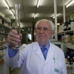 Santiago-Santiveri-Margarit-en-el-laboratorio