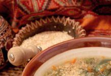 Recepta: Sopa andina de quinoa amb carxofa i regals de l’oceà, per Mª Pilar Ibern “Gavina”, assessora nutricional i escriptora Receta: Sopa andina de quinoa con alcachofa y regalos del océano