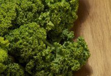 Kale, el nuevo superalimento que ayuda en la prevención del cáncer Kale-col-crespa