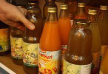 Amigos de la Tierra reivindica la reutilización como prioridad en la gestión de residuos botellas reutilizacion