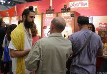 BioCultura Barcelona 2015: la pasarela de la cultura bio stand yogitea biocultura