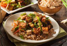 Receta: Salteado de verduras con tofu al azafrán Tofu-con-arroz-y-verduras