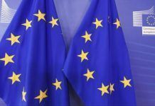 Aplazan el voto sobre la autorización del pesticida glifosato ante falta de apoyos UE bandera europea th 1cce678baa2865fe866ba90e481edd63