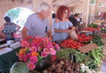 De la tierra a la mesa sin intermediarios Mercat de la terra