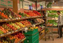 Spanish shoppers spend five million euros a day on organic food Comercio especializado ecológico: valor seguro. Calidad y filosofía Spanish shoppers spend five million euros a day on organic food org