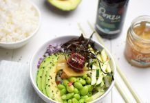 Poké bowl japonés con verduras (¡Vegano!) Poké bowl japonés con verduras (¡Vegano!)
