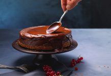 Receta: Tarta de queso con sirope de chocolate Pastel de queso con cobertura de chocolate