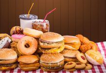 El Reino Unido prohibirá la publicidad online de comida basura para combatir la obesidad