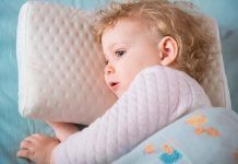Alimentos que dificultan el sueño infantil