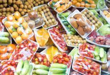 Frutas y verduras deberán venderse sin envases de plástico a partir del 2023