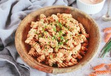 Receta: ensalada de pasta de legumbre y salsa de yogur Receta: ensalada de pasta de legumbre y salsa de yogur