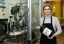 La producció d’Oli d’Oliva Verge Extra ecològic La producción de Aceite de Oliva Virgen Extra ecológico