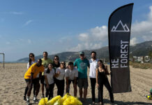 Naturitas i Reforest Project uneixen forces per netejar una platja de Castelldefels