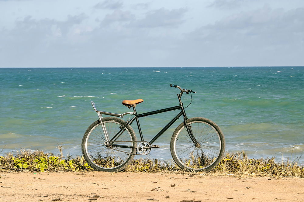 bicicleta frente al mar