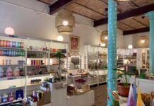Se traspasa con urgencia tienda de cosmética ecológica en Barcelona Gata Cosmètica Orgànica
