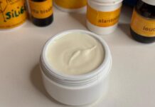 El que necessita la pell greixosa després de l’estiu Crema exfoliant
