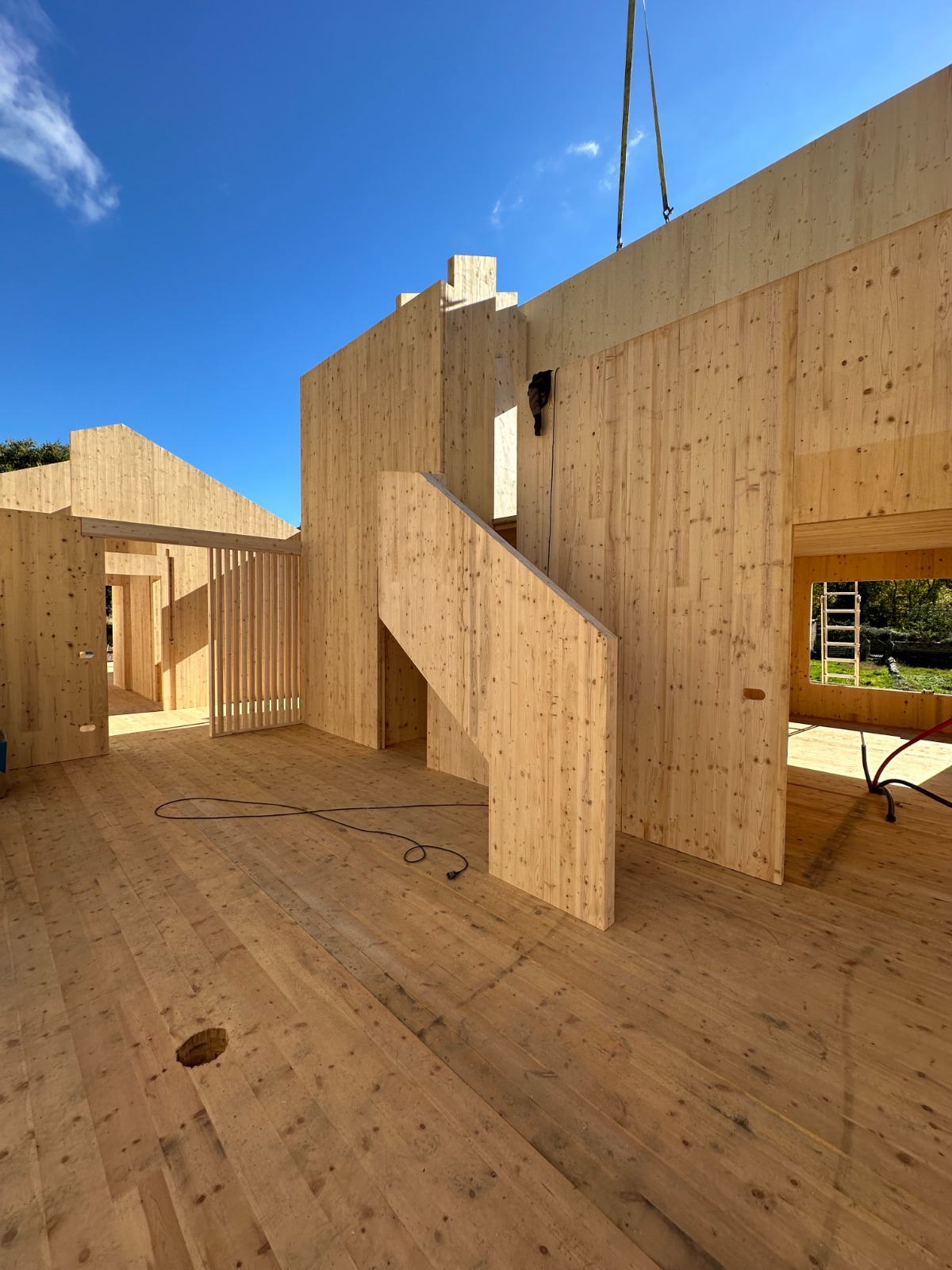 Estructura d’una casa de fusta laminada encreuada (CLT)