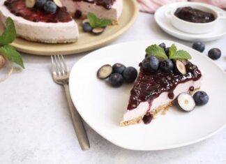 Receta: Tarta de queso vegana con mermelada de arándanos