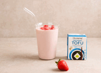 Receta: Batido de fresa con tofu Clearspring-smoothie