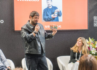 El cantante Antonio Orozco y Veritas presentaron El Postre Honesto este martes en Alimentaria Antonio Orozco Veritas