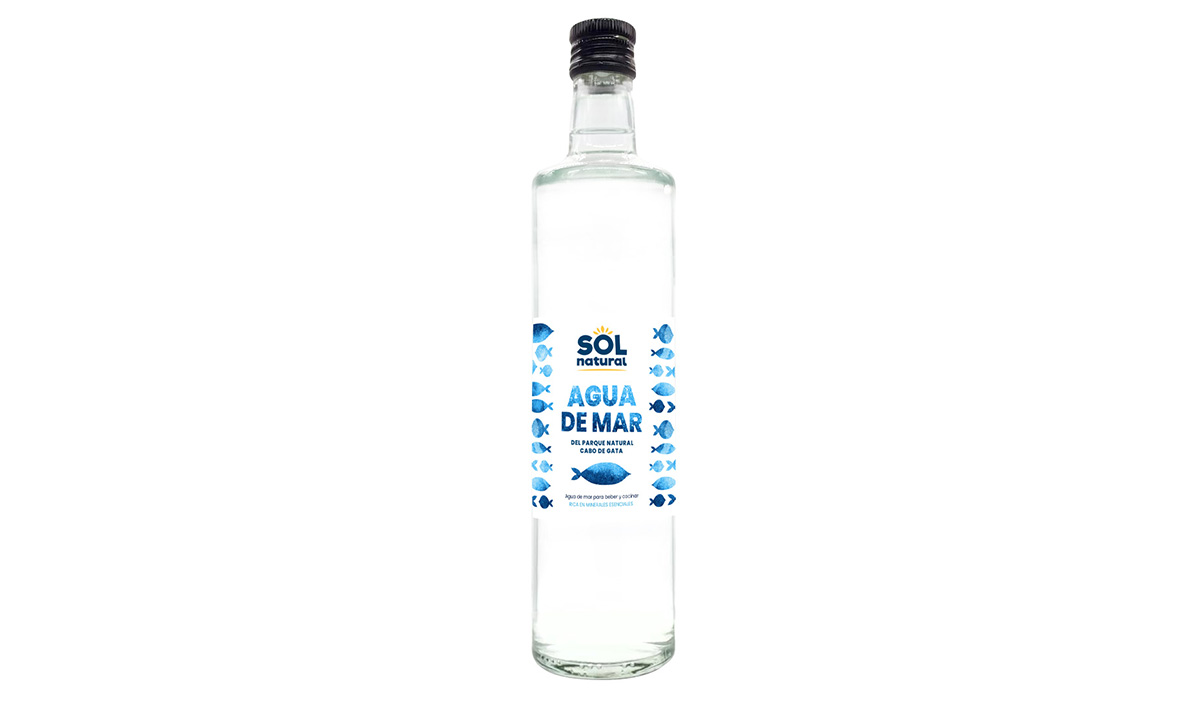 Agua de mar en botella de vidrio, de Sol Natural