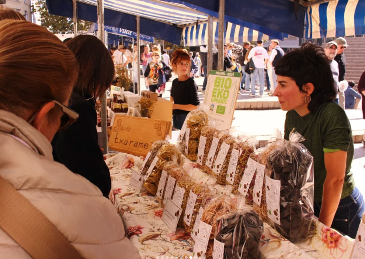 Mercado-ecológico-Bionekaraba