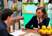 Marike de Peña (Fairtrade): “Everything goes up except the price” Marike Runneboom de Peña during the interview in the Fairtrade International booth at Fruit Attraction 2026.